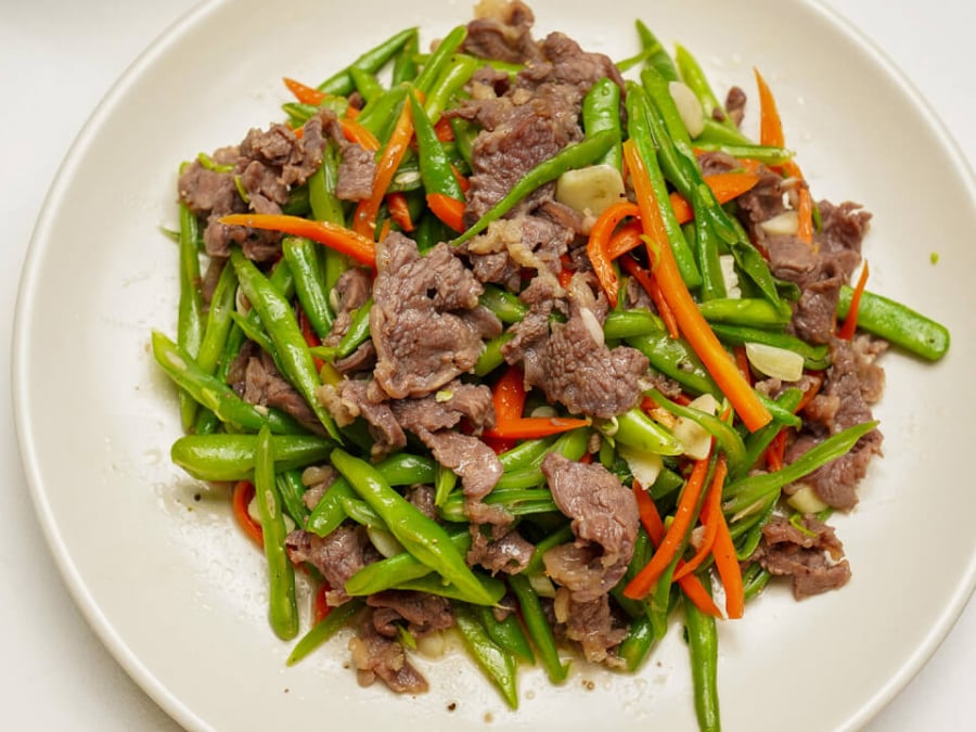 Thịt bò là nguyên liệu vừa ngon vừa bổ dưỡng.